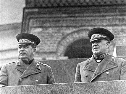 Хотел ли Сталин первым напасть на Германию